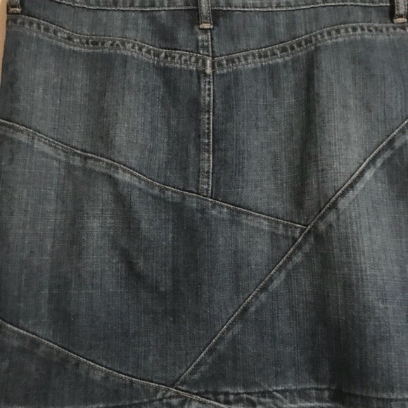 NOIR Size 4 Blue Denim Jean Mini Skirt Asymmetrical Lines Raw Hem Zipper Button - Picture 3 of 6